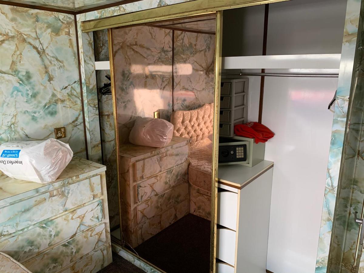 Vintage, Circus Holiday Home マーブルソープ エクステリア 写真